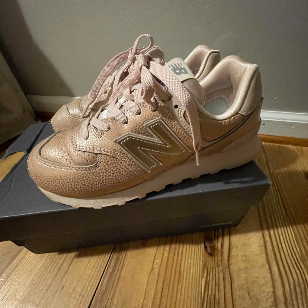 574 New Balance pale pink, worn once, smoke free home excellent condition